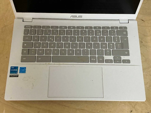 Asus chromebook plus laptop - afbeelding 3 van  4