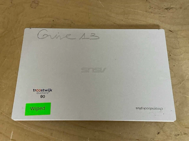 Asus chromebook plus laptop - afbeelding 4 van  4