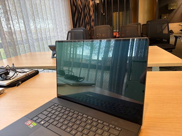 Asus h7606 krachtige laptop (2024 model, high performance) zonder hardeschijf - afbeelding 3 van  6