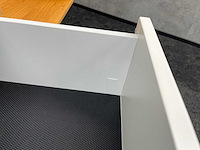 Asymmetrisch receptiemeubel - afbeelding 10 van  21