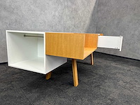 Asymmetrisch receptiemeubel - afbeelding 16 van  21