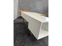 Asymmetrisch receptiemeubel - afbeelding 18 van  21