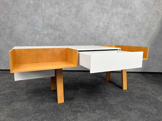 Asymmetrisch receptiemeubel - afbeelding 5 van  21