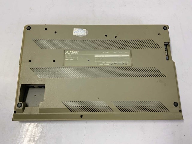 Atari en sharp sm124 en 1040st monitor en toetsenbord - afbeelding 17 van  18