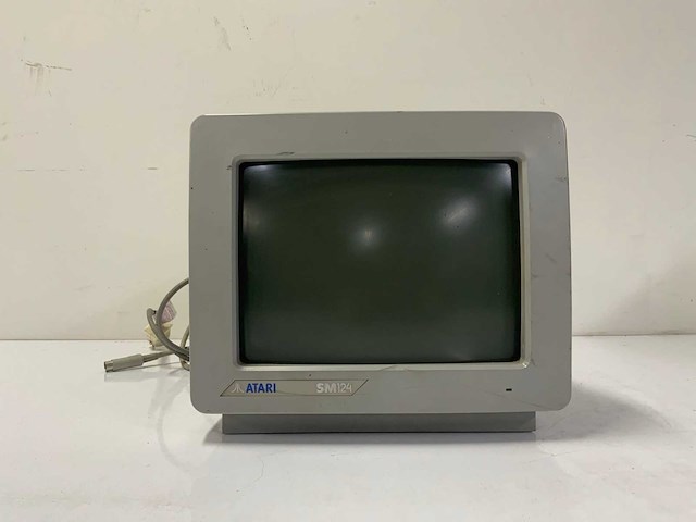 Atari en sharp sm124 en 1040st monitor en toetsenbord - afbeelding 2 van  18