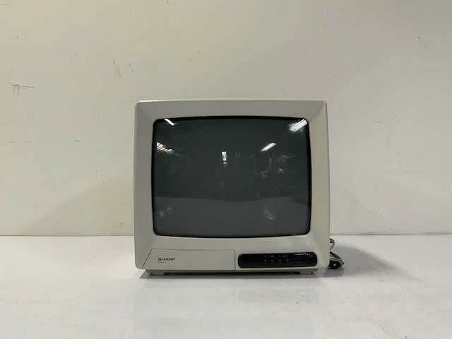 Atari en sharp sm124 en 1040st monitor en toetsenbord - afbeelding 8 van  18