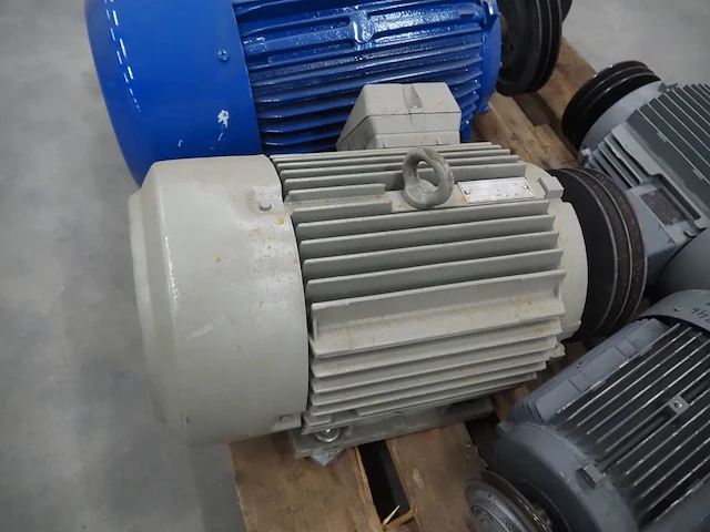 Atb / aeg / cantoni - afbeelding 7 van  16