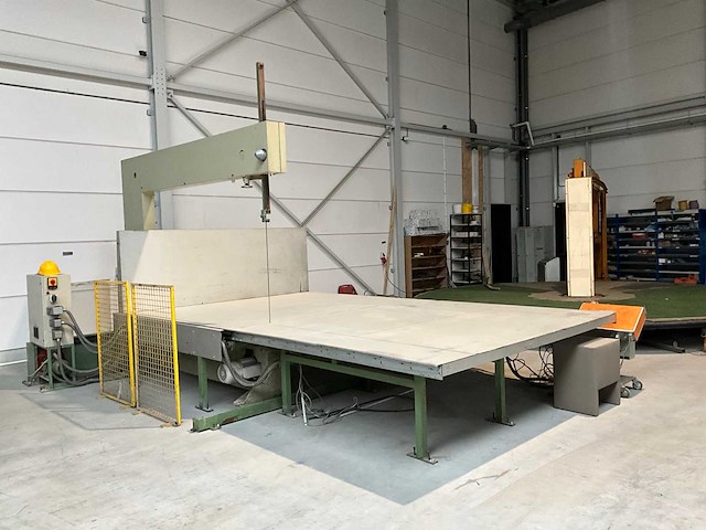 Atb verticale schuim snijmachine - afbeelding 1 van  6