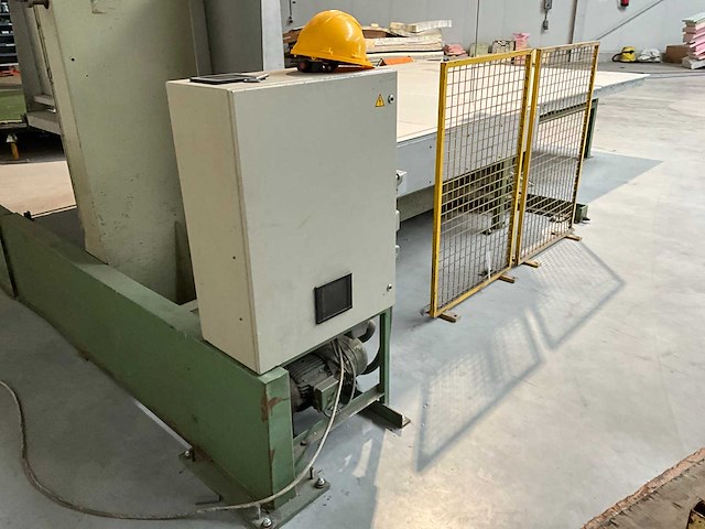 Atb verticale schuim snijmachine - afbeelding 5 van  6