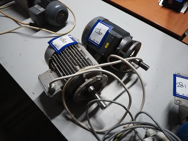 Atb - afbeelding 2 van  4