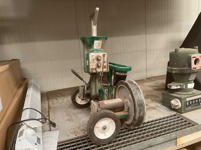 Atec casey pitching machine - afbeelding 1 van  7