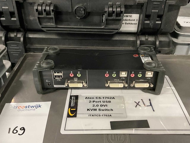 Aten cs-1762a kvm switch (4x) - afbeelding 1 van  4
