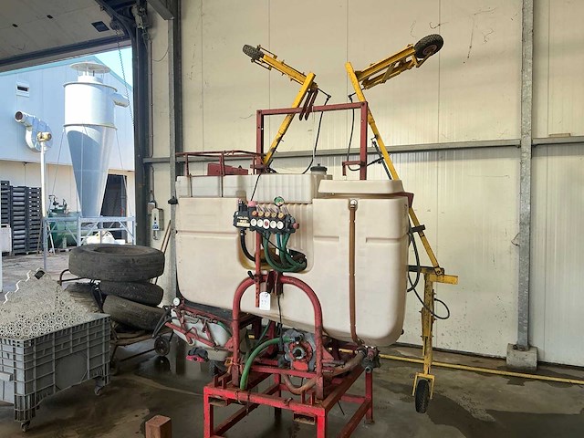 Ath is 61 veldspuit - afbeelding 1 van  9