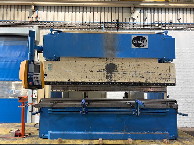 Atlantic - hpe 36300, 300t - cnc press brake - 2000 - afbeelding 1 van  18