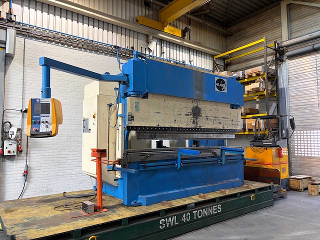 Atlantic - hpe 36300, 300t - cnc press brake - 2000 - afbeelding 11 van  18