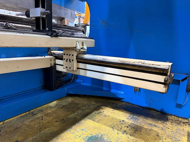 Atlantic - hpe 36300, 300t - cnc press brake - 2000 - afbeelding 4 van  18