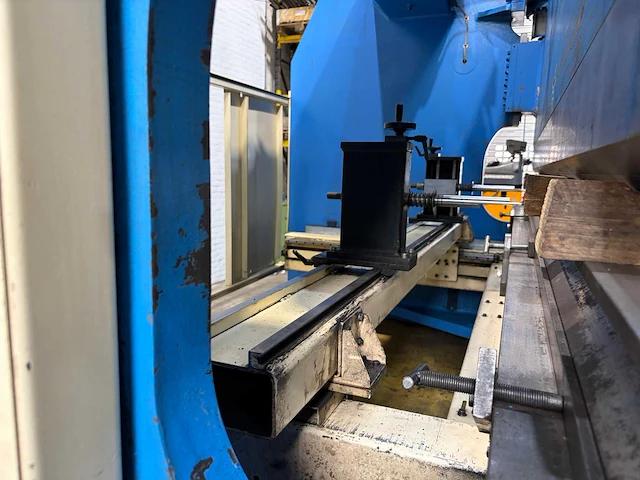 Atlantic - hpe 36300, 300t - cnc press brake - 2000 - afbeelding 6 van  18