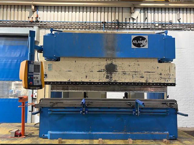 Atlantic - hpe 36300, 300t - cnc press brake - 2000 - afbeelding 1 van  18