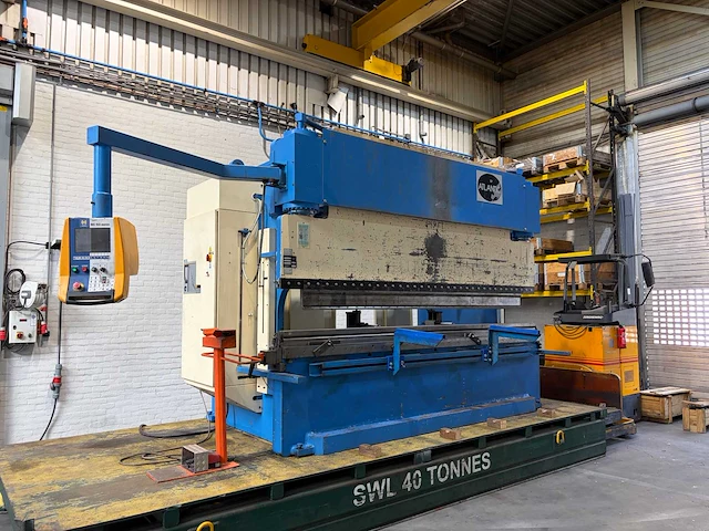 Atlantic - hpe 36300, 300t - cnc press brake - 2000 - afbeelding 11 van  18