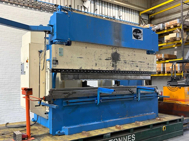 Atlantic - hpe 36300, 300t - cnc press brake - 2000 - afbeelding 12 van  18