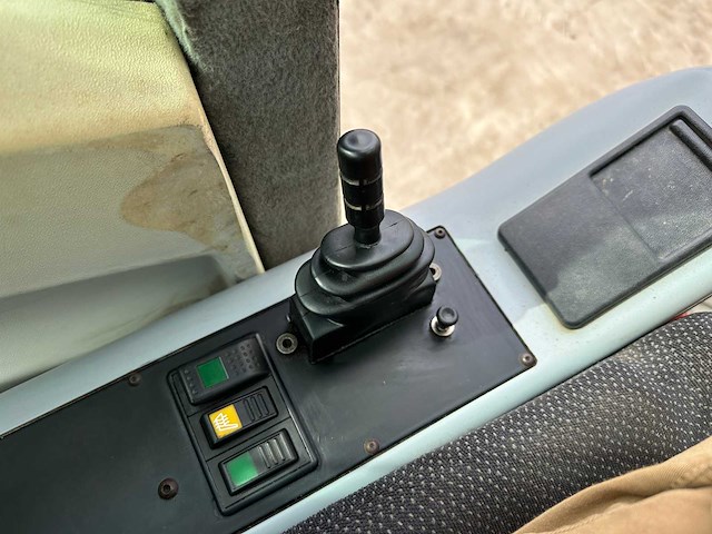 Atlas - 2005 - terex - banden graafmachine - afbeelding 35 van  46