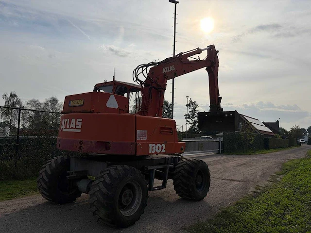 Atlas 1302 banden graafmachine - afbeelding 6 van  11