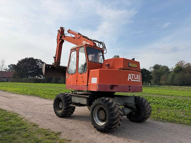 Atlas 1302 banden graafmachine - afbeelding 4 van  11