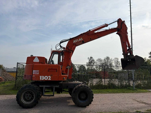 Atlas 1302 banden graafmachine - afbeelding 5 van  11