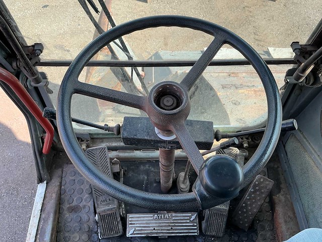Atlas 1704 banden graafmachine - afbeelding 33 van  39