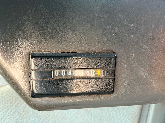 Atlas 1704 banden graafmachine - afbeelding 23 van  36