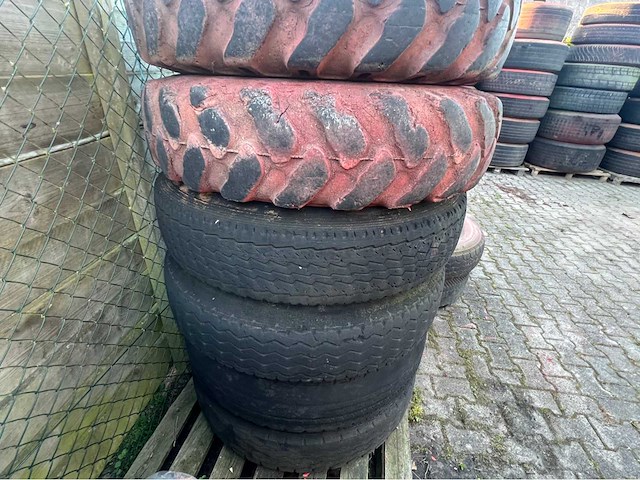 Atlas banden 9.00 r20 op 8 gaats velg (8x) - afbeelding 4 van  8