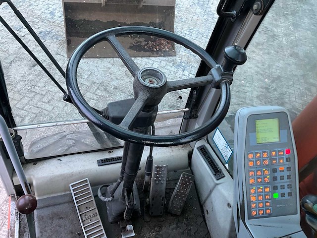 Atlas banden graafmachine - afbeelding 21 van  48