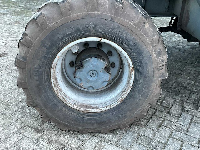 Atlas banden graafmachine - afbeelding 31 van  48