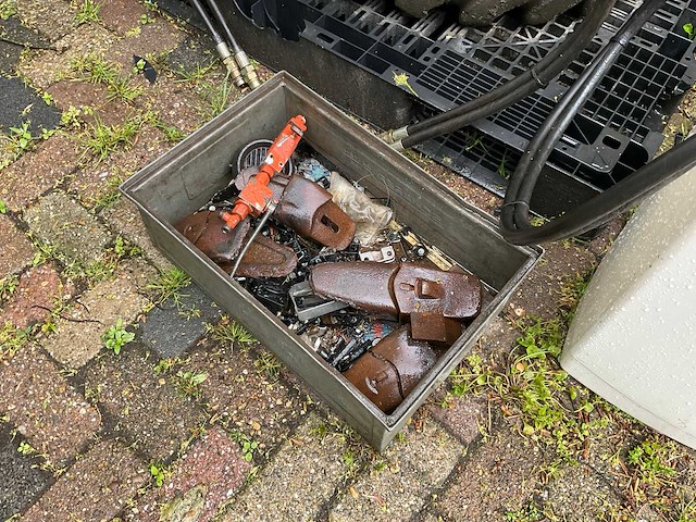 Atlas bandenkraan onderdelen en banden - afbeelding 7 van  7