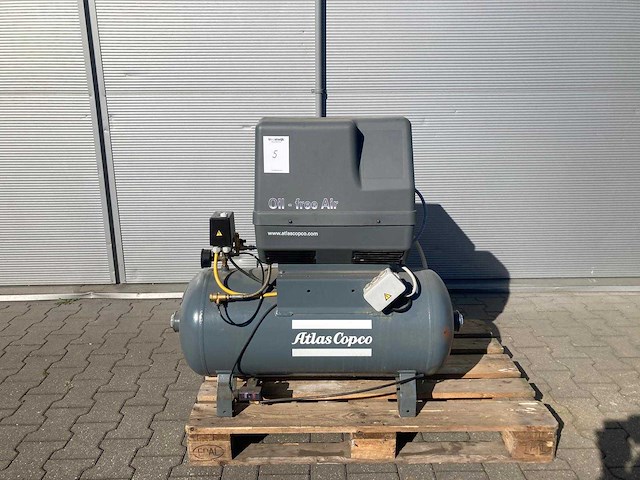 Atlas copco - 2020 - fx1 - luchtcompressor met industriële koeldroger - afbeelding 1 van  8