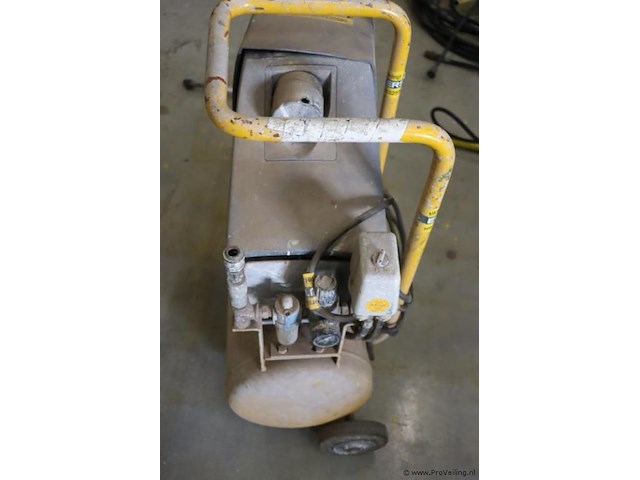 Atlas copco airlet zuigercompressor le 3n - afbeelding 1 van  7