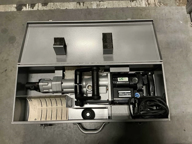 Atlas copco breekhamer - afbeelding 1 van  3