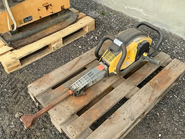 Atlas copco cobra breekhamer ( benzine ) - afbeelding 1 van  5