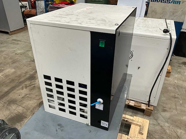 Atlas-copco fd30 persluchtdroger met morehouse compact 7 koeldroger - afbeelding 8 van  10