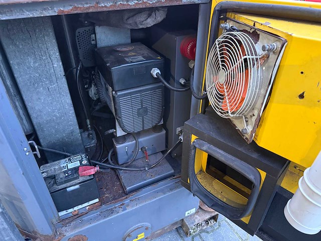 Atlas copco hilight b5+ telescopische lichtmast - afbeelding 2 van  11