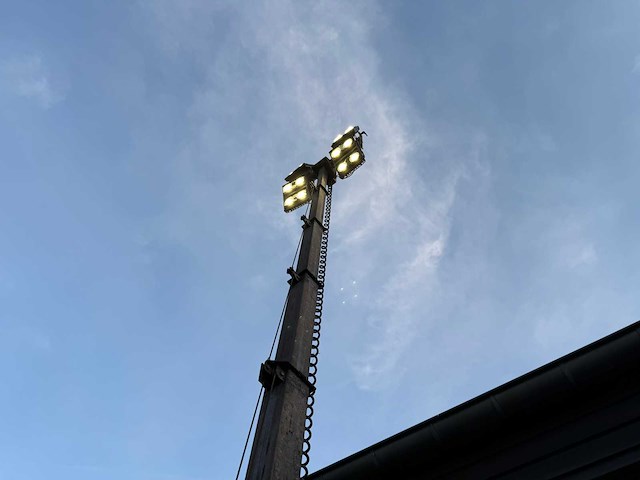 Atlas copco hilight b5+ telescopische lichtmast - afbeelding 8 van  11