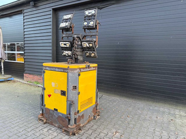 Atlas copco hilight b5+ telescopische lichtmast - afbeelding 9 van  10