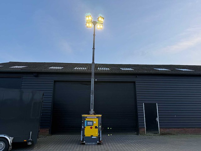 Atlas copco hilight b5+ telescopische lichtmast - afbeelding 9 van  13