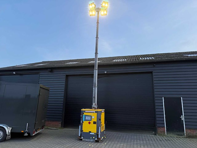 Atlas copco hilight b5+ telescopische lichtmast - afbeelding 10 van  13