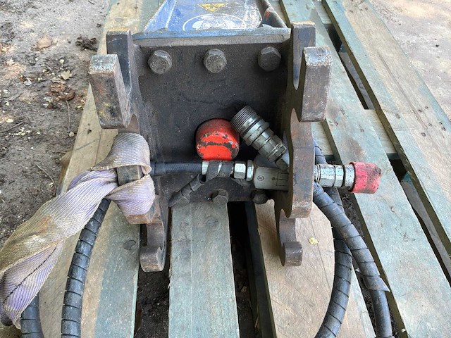 Atlas copco km150 hydraulische breekhamer - afbeelding 4 van  5