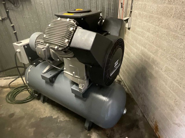 Atlas copco le15 10-uv tm 270 ce zuigercompressor - afbeelding 1 van  10