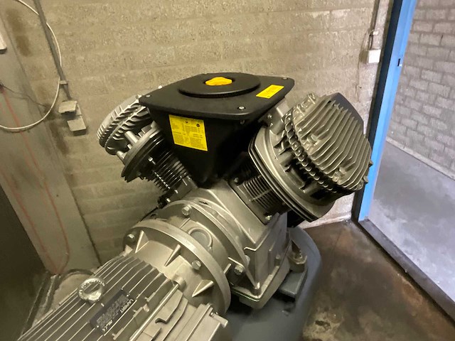 Atlas copco le15 10-uv tm 270 ce zuigercompressor - afbeelding 7 van  10