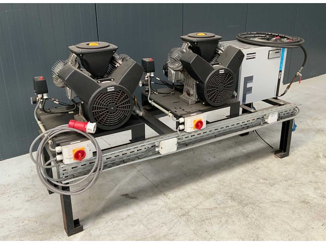 Atlas copco luchtcompressor set met luchtdroger - afbeelding 1 van  4