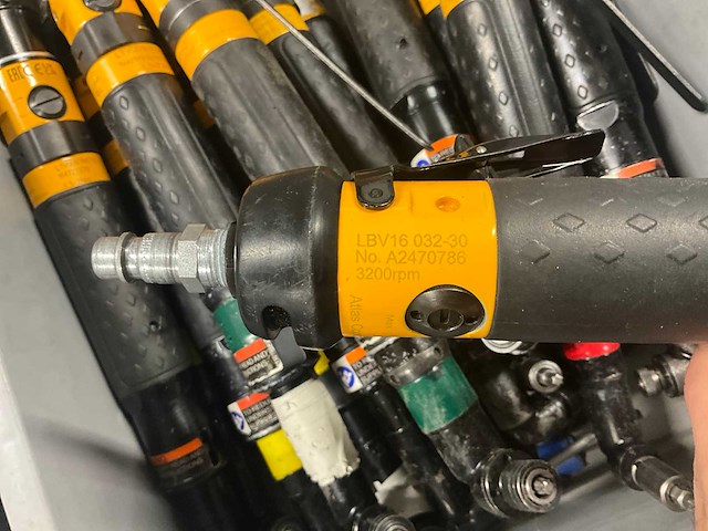 Atlas copco pneumatische haakse schroevendraaier (16x) - afbeelding 3 van  3