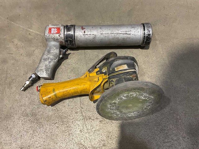 Atlas copco pneumatische handschuurmachine + kitspuit - afbeelding 2 van  3